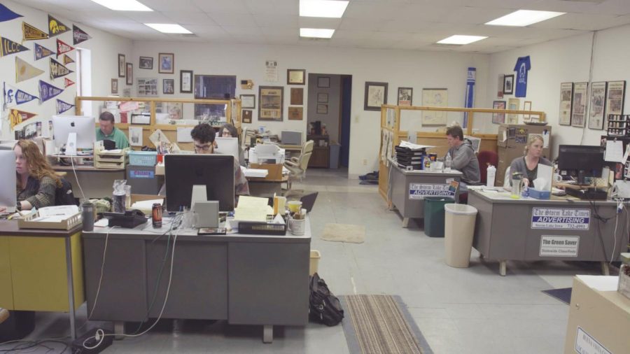 Inside a busy newspaper newsroom